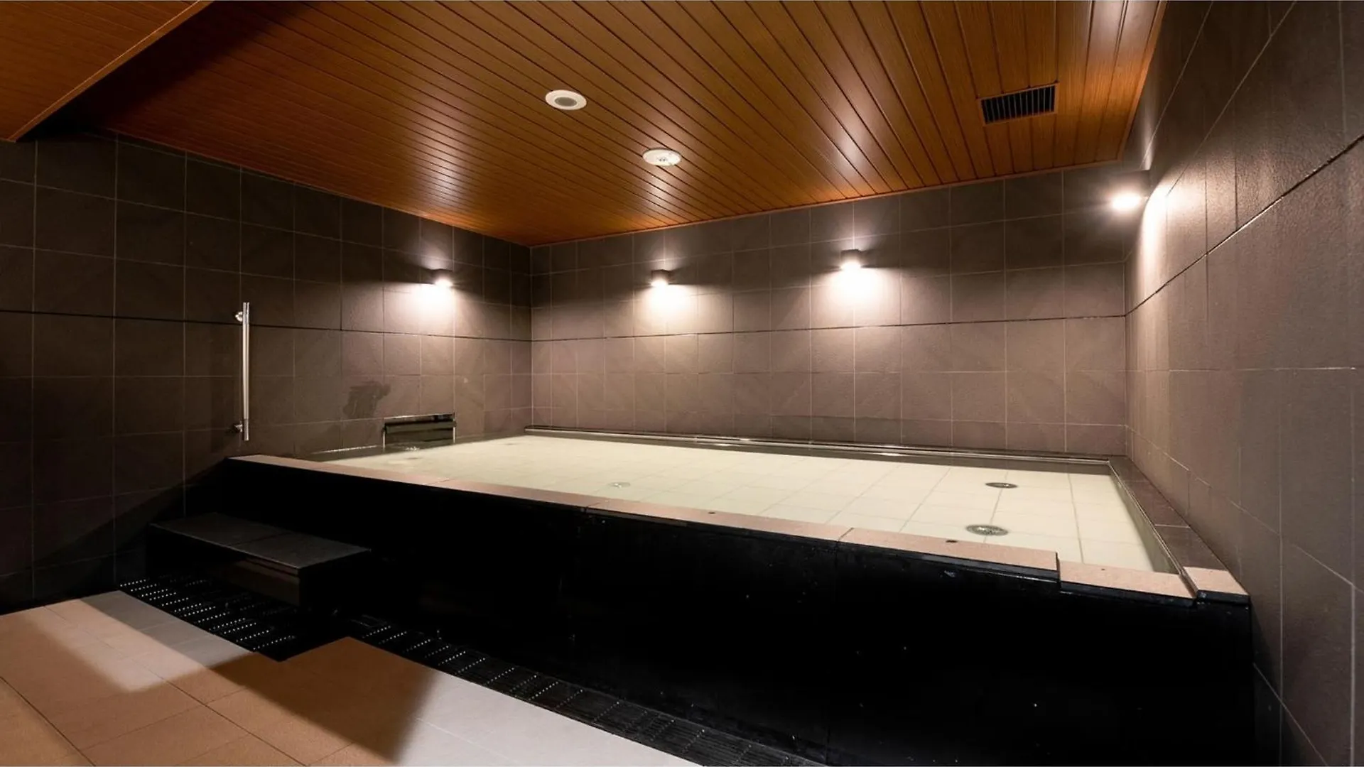 First Cabin Ichigaya 